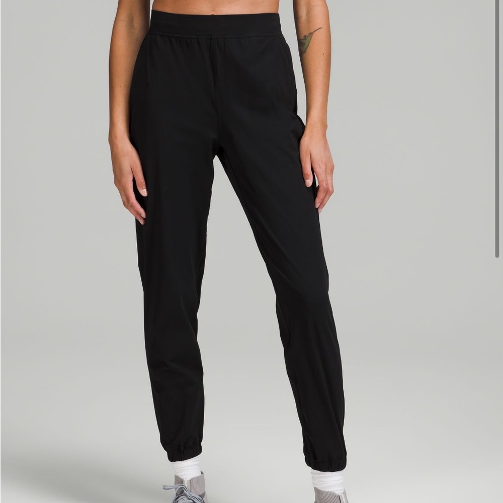 Adapted state high rise jogger
